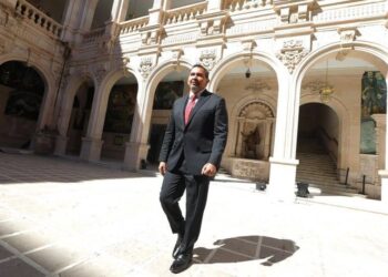 Cruz Pérez Cuéllar enciende el tablero político rumbo a 2027 con un mensaje desde Palacio de Gobierno