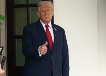 Trump evoca la pena de muerte para demócratas que instaron a militares a la desobediencia