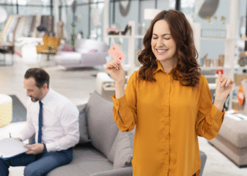 La relación entre beneficios laborales y el compromiso de los empleados, según Edenred