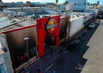 Dos implicados en incendio de la tienda Waldo’s no fueron vinculados a proceso; ¿qué pasó?