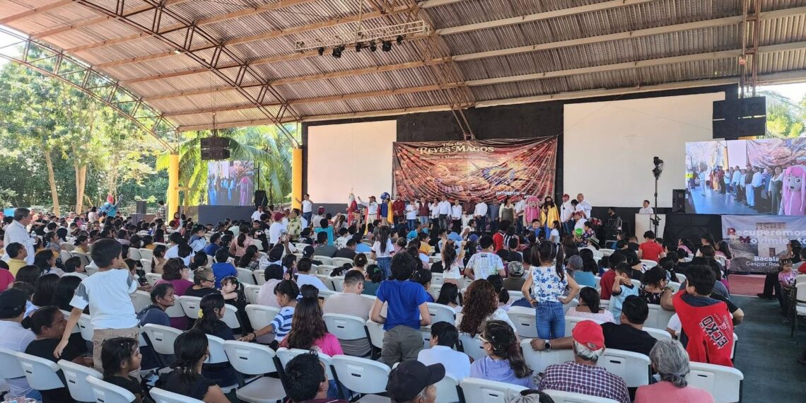 Celebran el Día de Reyes en Chetumal con “Amigos de Rafa Marin”