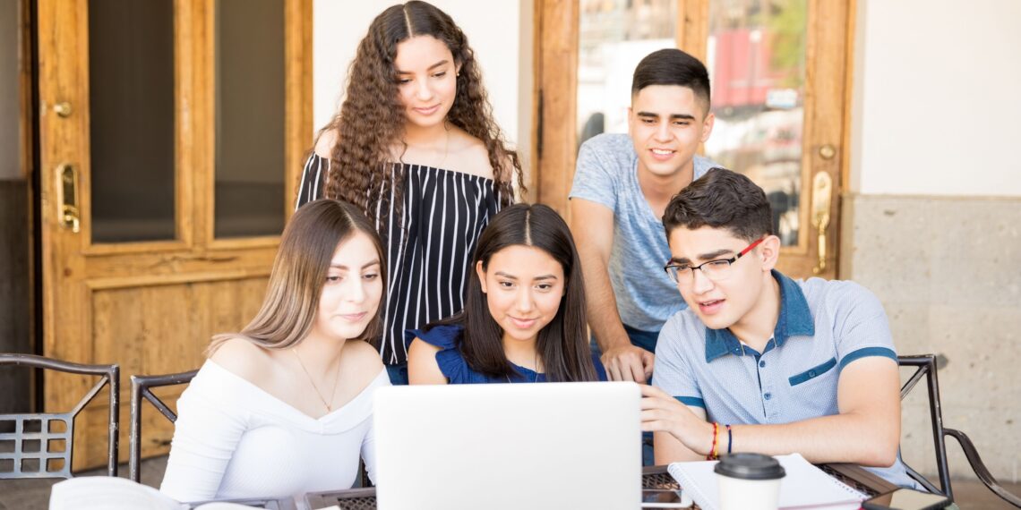 Cómo los centennials están redefiniendo la educación universitaria: Tecmilenio
