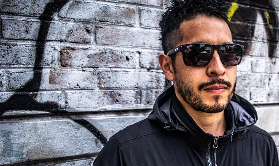 El Teatro de la Ciudad recibe la voz original de Odisseo Esteban Gómez González en el inicio del tour E+O Bigband