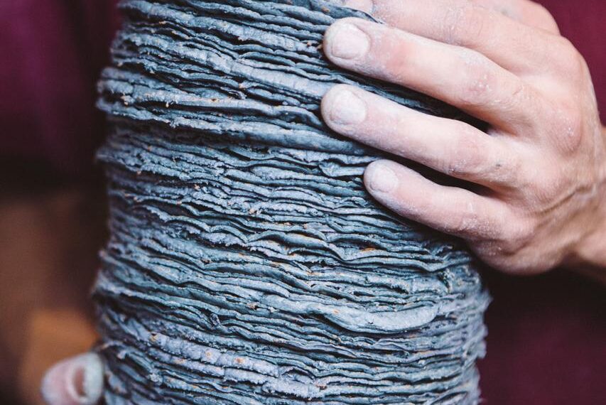 ‘Nativos del maíz’: El Farolito y SIEMBRE rinden homenaje al origen del taco y al maíz mexicano 