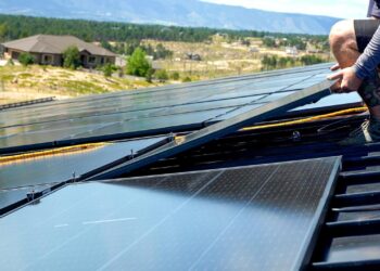 S-5 revoluciona los techos solares metálicos con anclajes que reducen peso y costos