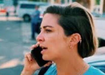 𝐒𝐚𝐲𝐮𝐫𝐢 𝐇𝐞𝐫𝐫𝐞𝐫𝐚 𝐲 𝐁𝐫𝐞𝐧𝐝𝐚 𝐂𝐞𝐥𝐢𝐧𝐚 𝐁𝐚𝐳𝐨́𝐧: 𝐥𝐚𝐬 𝐜𝐨́𝐦𝐩𝐥𝐢𝐜𝐞𝐬 𝐝𝐞 𝐀𝐧𝐚 𝐊𝐚𝐭𝐢𝐫𝐢𝐚 𝐒𝐮𝐚́𝐫𝐞𝐳 𝐝𝐞𝐧𝐭𝐫𝐨 𝐝𝐞 𝐥𝐚 𝐅𝐢𝐬𝐜𝐚𝐥𝐢́𝐚