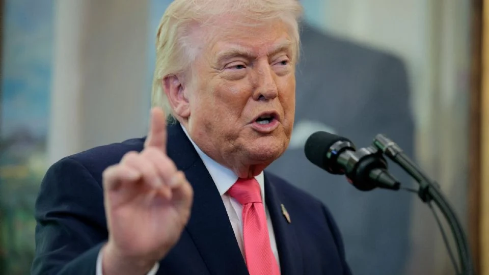 Trump se informa del conflicto con Irán a través de un video que resume los bombardeos de EU, reporta NBC