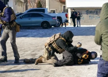 Muere otro migrante mexicano bajo custodia del ICE en California, confirma SRE