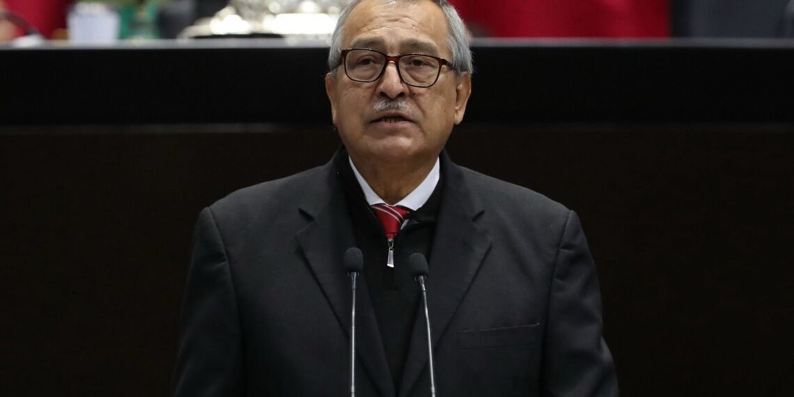 Plantean implementar “escalón universal” en espacios públicos para personas de talla baja