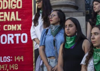 Exigen feministas al Congreso de la CDMX eliminar el aborto como delito del Código Penal