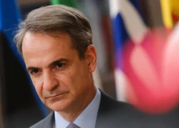 Crisis en Grecia: dimiten dos ministros y un viceministro por investigación de fraude en la UE