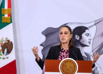 “Levanté la voz para que me escucharan”: Sheinbaum niega regaño a manifestantes en su visita a Puebla