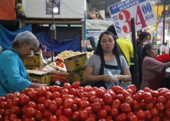 Economía de México cae un 0.3% interanual en febrero, hila dos meses a la baja