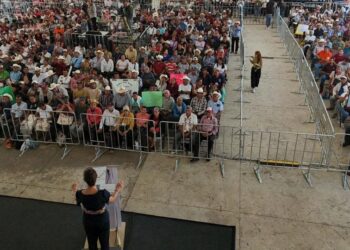 “No hay medicamentos”: pobladores encaran a Sheinbaum en Hidalgo y exhiben fallas en hospitales