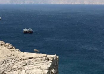 Irán recibe primeros pagos por peajes en el estrecho de Ormuz