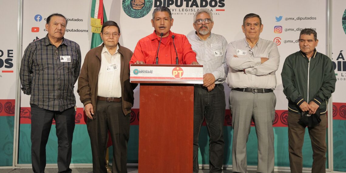 Respalda Jorge Ortiz a habitantes de Punta Mita, Nayarit, que se oponen a privatización de la playa Las Cocinas