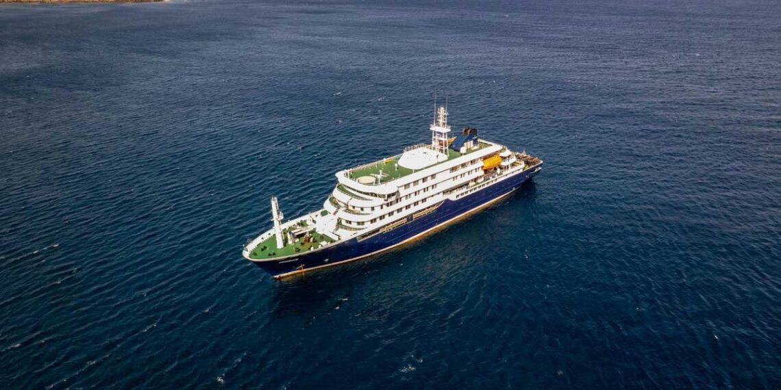 Crucero con alerta por hantavirus llegará esta noche a Canarias tras registrar muertes a bordo