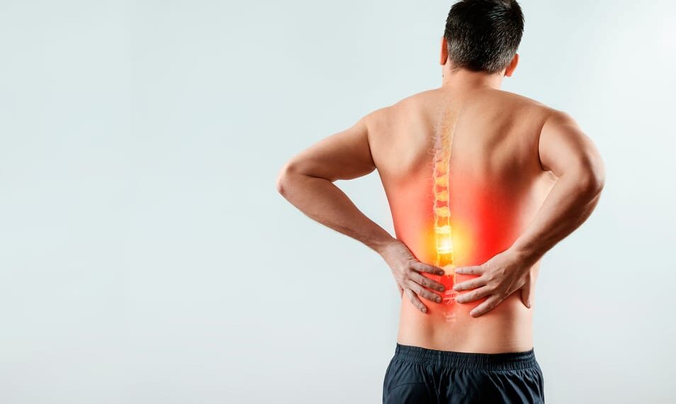 ¿Dolor de espalda que no desaparece? Podría ser Espondilitis Anquilosante