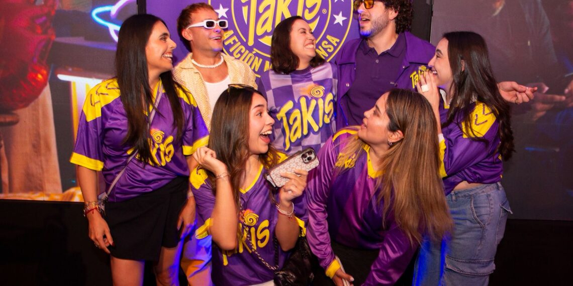 Takis enciende la pasión futbolera con la campaña “La botana de la afición más intensa”