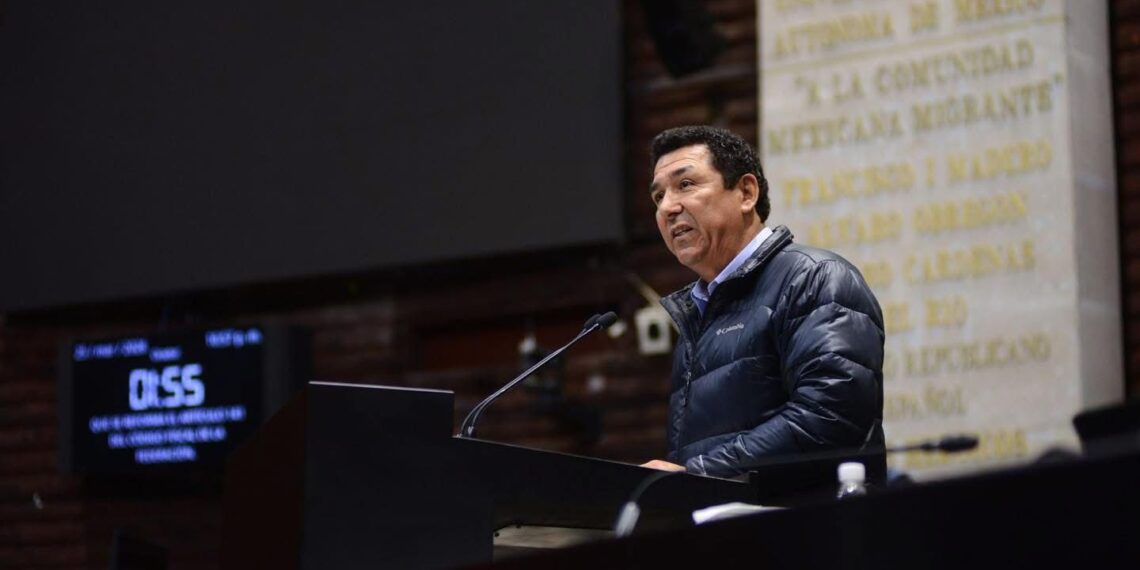 Mario López, marcado por escándalos, dispara contra morenistas… y el Verde se deslinda