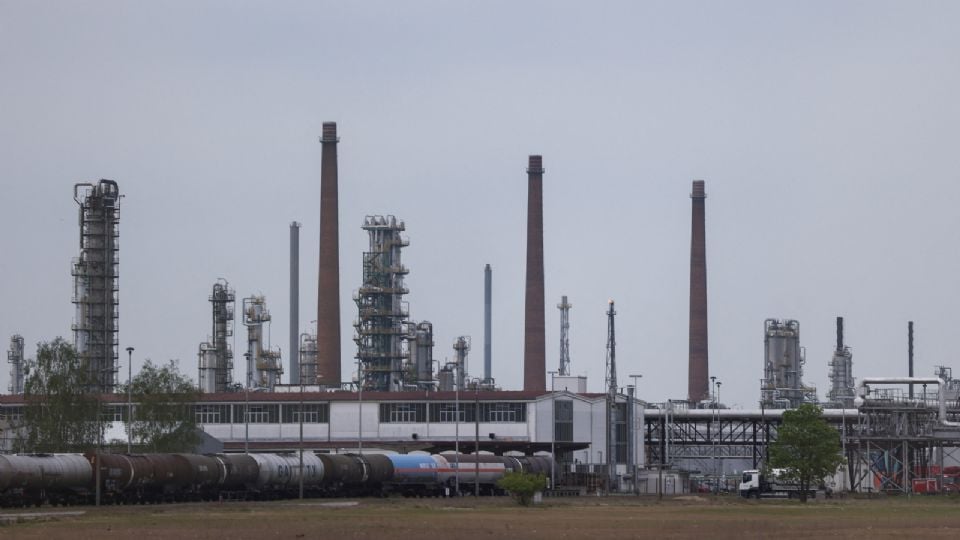 Cae casi un 34% la producción petrolera de la OPEP durante el segundo mes del conflicto en Irán