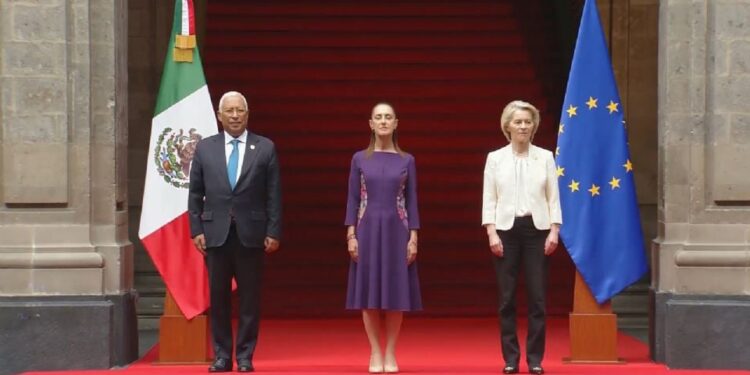 Representantes de la Unión Europea arriban a Palacio Nacional para participar en la cumbre bilateral con México