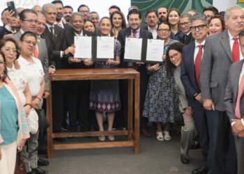 La primavera laboral llegó para quedarse: Presidenta anuncia acuerdo para que trabajadores del Estado ganen el salario medio del IMSS