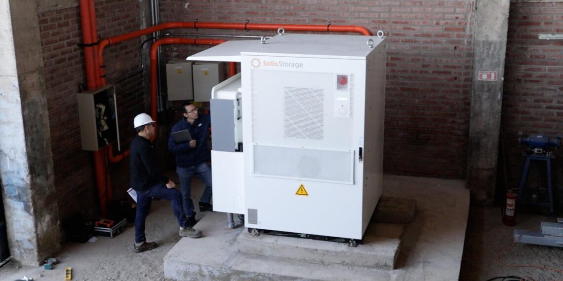 Solis logra instalar con éxito  sistema Evercore en Chile