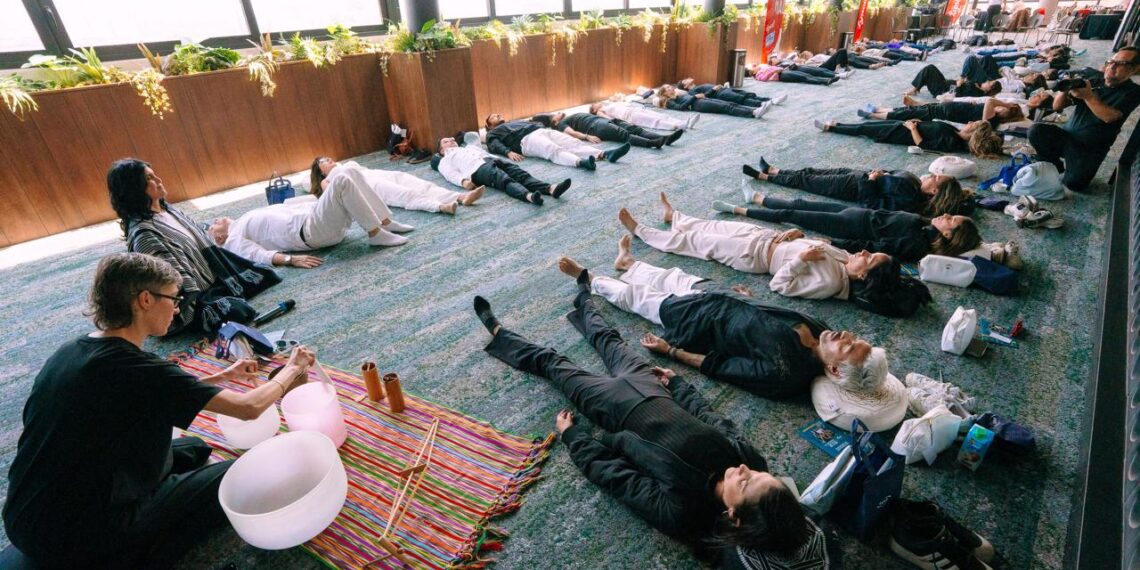 El yoga como respuesta al agotamiento moderno: regresa el Encuentro Nacional de Yoga