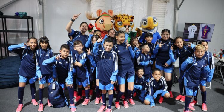 Hay recuerdos que duran para siempre: 286 niñas y niños mexicanos viven el Mundial desde la cancha