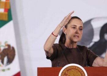 “No somos Díaz Ordaz”: Sheinbaum acusa “provocación” tras protestas de la CNTE y afirma que hay diálogo, pero se niega a reunirse con ellos
