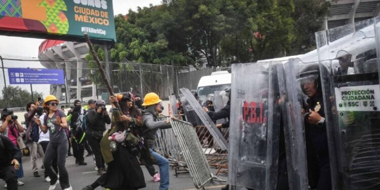 Protestas durante el Mundial de futbol dejan 12 detenidos; todos ya están liberados