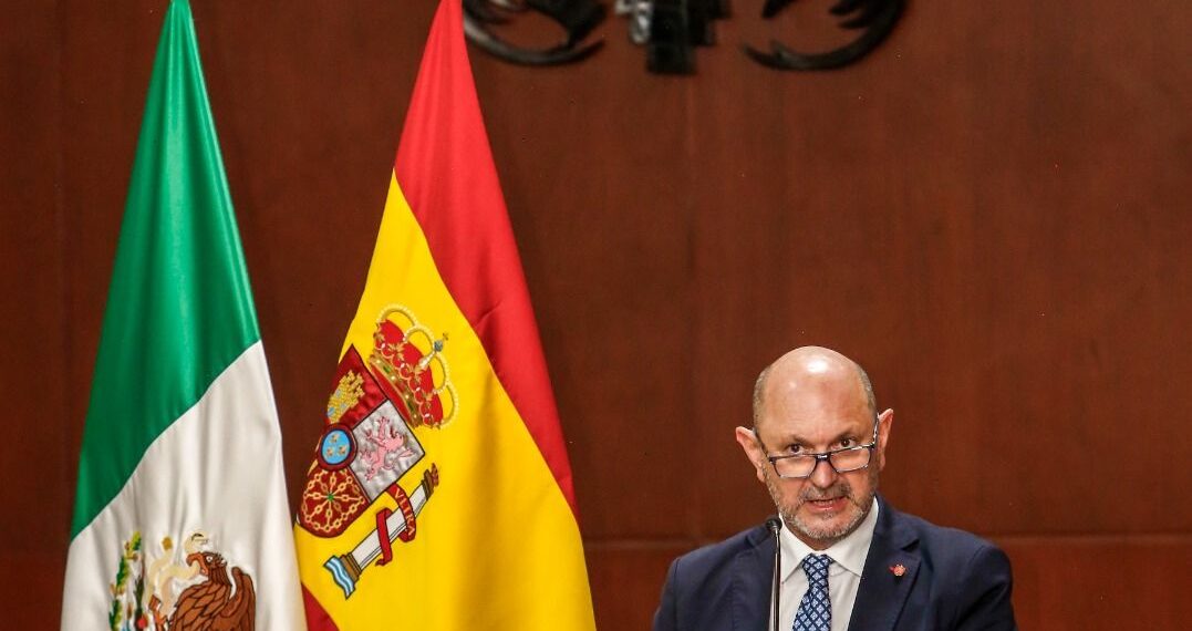 UAG otorga Medalla Ciencia y Libertad al presidente de la Real Federación Española de Futbol