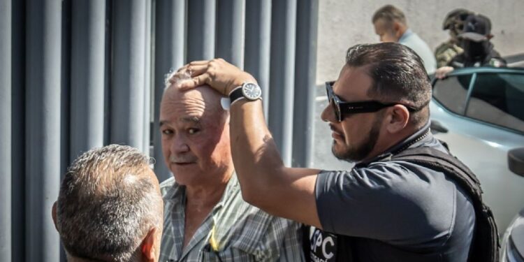 Acusa el exgobernador Ernesto Ruffo incomunicación y ataque a la libertad; le conceden amparo