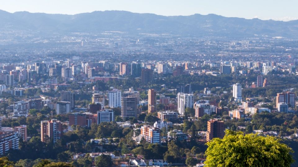 Al menos seis personas son asesinadas a balazos afuera de una residencia en la capital de Guatemala