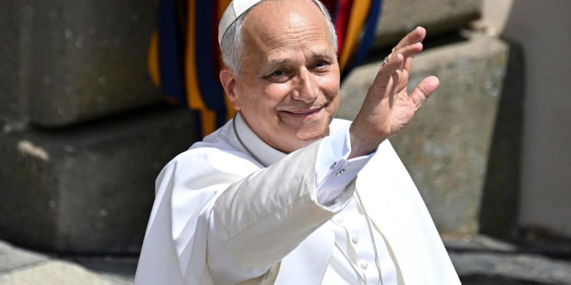 Papa León XIV pide usar las redes sociales con prudencia; advierte que pueden proyectar un mundo irreal