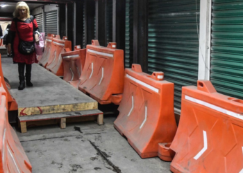 Comerciantes de pasos a desnivel de Tlalpan acceden a Seguro de Desempleo; este monto recibirán