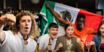 Los bares aportan 2,700 millones de dólares al año a la economía mexicana, revela estudio de Oxford Economics: Grupo Modelo