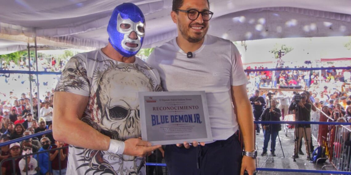 ¡Cuautepec ruge! Blue Demon Jr. desata la locura ante más de 10 mil aficionados