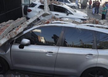 Un temblor de magnitud 7.4 sacude Colombia con graves daños materiales en varias ciudades