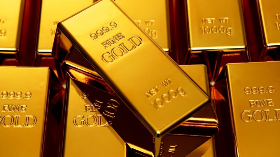 El oro empieza a recuperar su brillo: logra primer avance mensual desde febrero