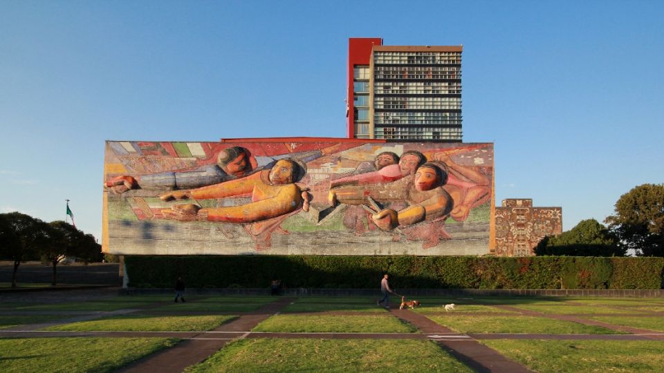 Facultad de Ciencias Políticas y Sociales de la UNAM no iniciará clases este lunes tras toma de instalaciones