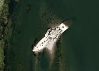 «El Titanic del Sava»: barco histórico emerge en Serbia mientras el calor y la falta de lluvia secan los ríos de Europa
