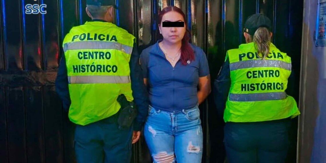 Detienen a mujer con 81 billetes falsos en la Cuauhtémoc