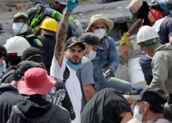 México envía primeras 19.5 toneladas de ayuda humanitaria a Colombia tras terremoto