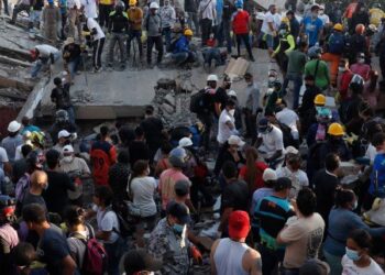 Van 132 muertos en Colombia tras devastador terremoto de magnitud 7.4