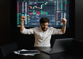 El nuevo inversionista mexicano: más joven, digital y dispuesto a diversificar su dinero más allá de los instrumentos tradicionales