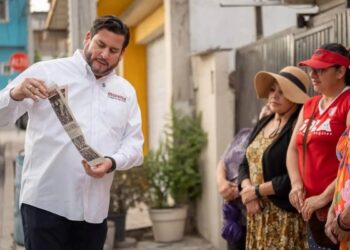 Ismael Burgueño encabeza recorrido en la colonia La Morita de Tijuana