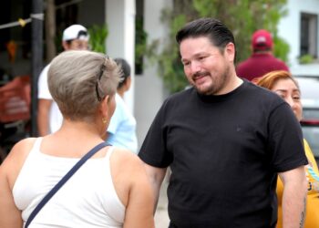 Farid Rentería encabeza medición y gana presencia en Playa del Carmen