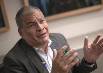 Ecuador debe disculparse con México por la irrupción en la embajada y entregarle a Jorge Glas, asegura el expresidente Correa